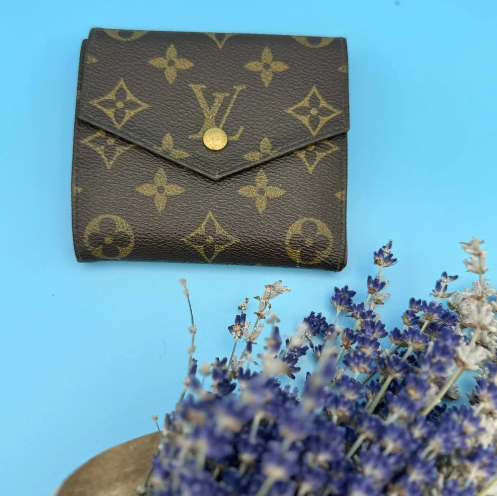 Louis Vuitton Monogram Bifold Wallet - Picture 5 of 16